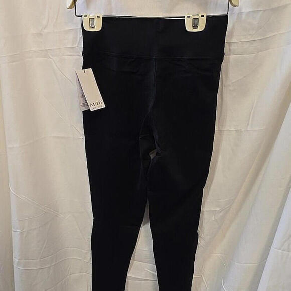 Anique Women's Sun Protective UPF 30+ Cooling Limitless Legging Black 6/8 - Picture 5 of 7